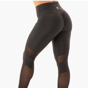 NEM X RW Scrunch Bum Leggings